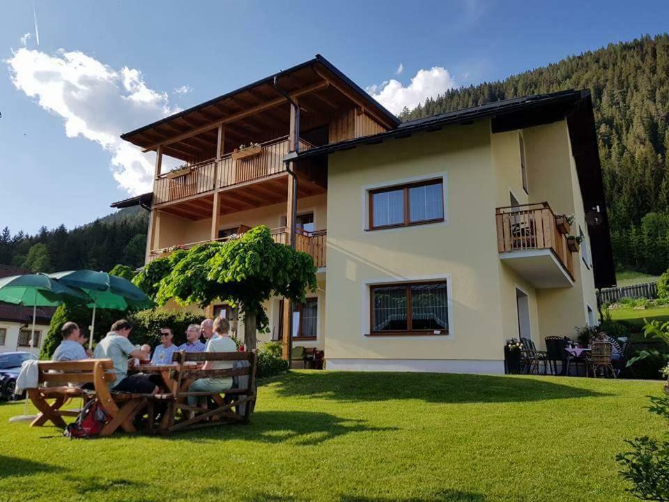 Haus Lackner Am Weissensee In Kaernten Luaran gambar